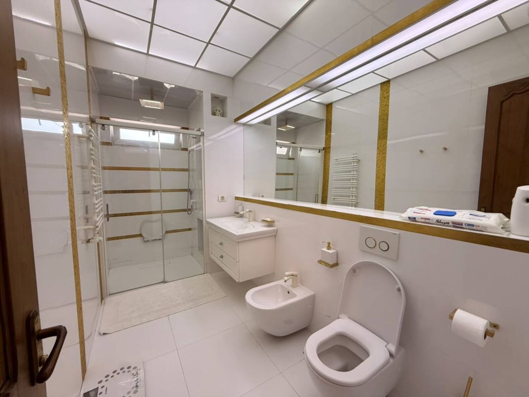 İcarəyə verilir 3 otaqlı köhnə tikili 150 m² — Mənzil, Bakı (8)