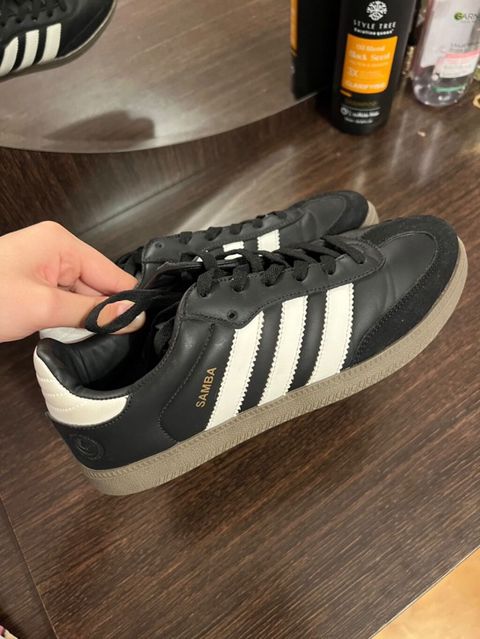 Adidas Samba kişi idman ayaqqabısı - Rəng: qara üst, ağ zolaqlar və — Bakı