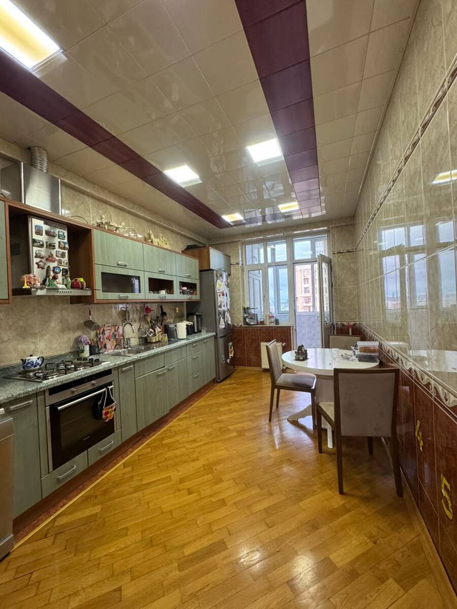 Satılır 4 otaqlı köhnə tikili 160 m² — Mənzil, Bakı (5)