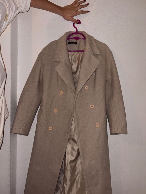 Bej rəngli qadın palto 40 razmer - Kəsim: klassik, düz siluet — Sumqayıt