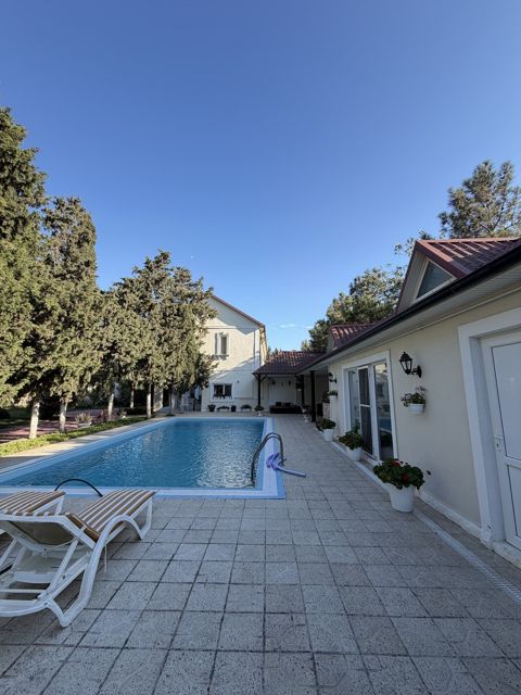 Satılır 5 otaqlı həyət evi/bağ evi 250 m² — Bakı