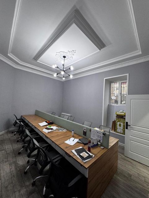 Satılır 4 otaqlı köhnə tikili 125 m² — Bakı