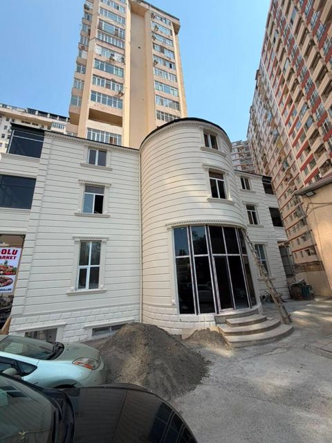 Satılır obyekt 925 m² — Bakı