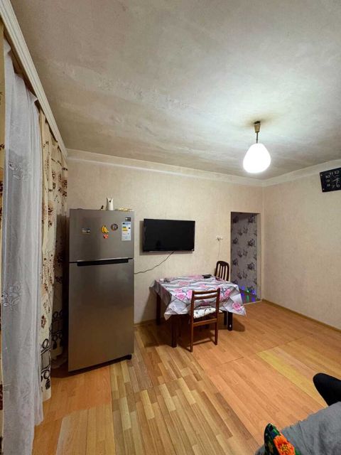 Satılır 2 otaqlı köhnə tikili 45 m² — Bakı