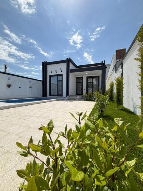 Satılır 4 otaqlı həyət evi/bağ evi 130 m² — Bakı