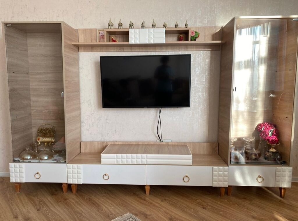 Tv stent satılır Qiymet 250 azn.Ünvan Sumqayit (7161) Elmira x — Televizor altlıqları və standlar, Mehdiabad