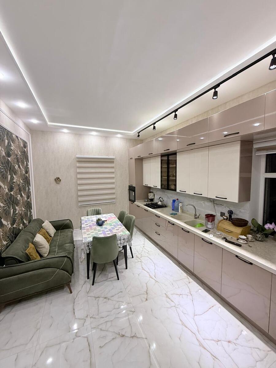Satılır 4 otaqlı həyət evi/bağ evi 220 m² — Ev, villa, Bakı (7)
