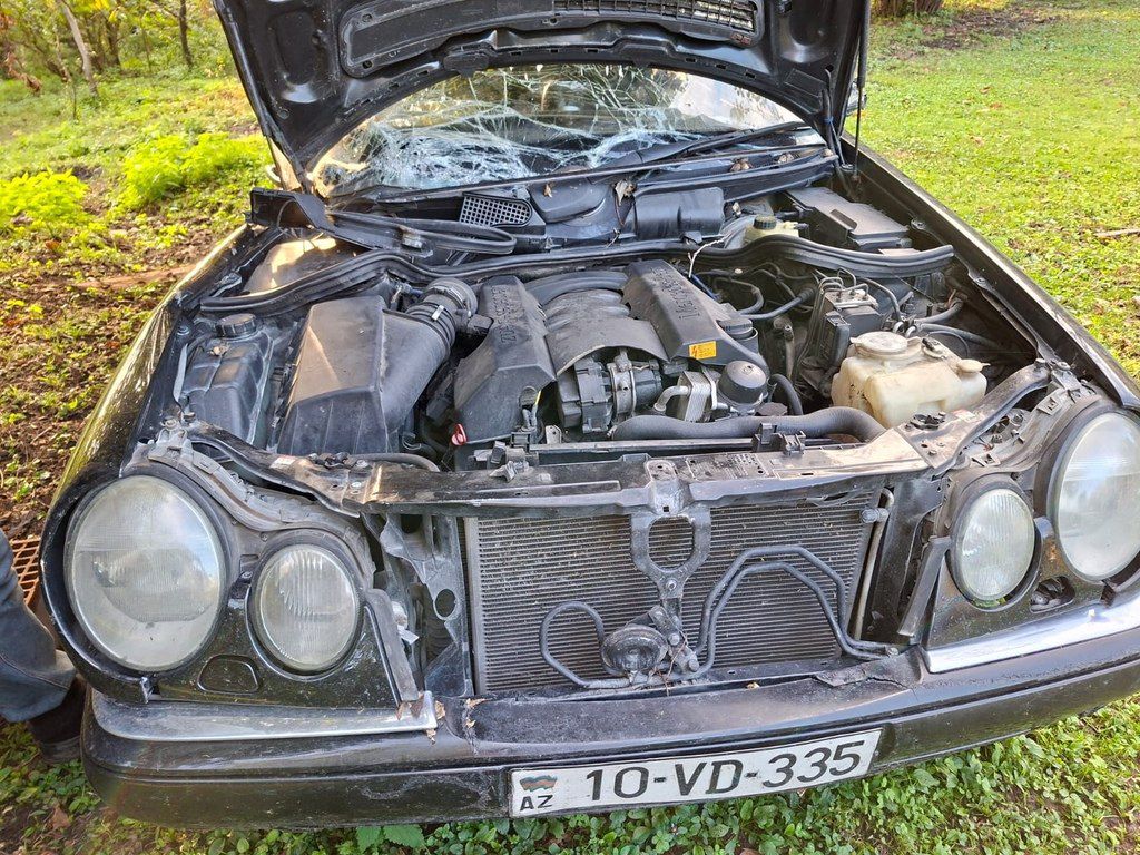 Mercedes E 280, 2.8 L, 1999 il, 450 000 km 10-VD-335 — Avtomobillər, Zaqatala (9)