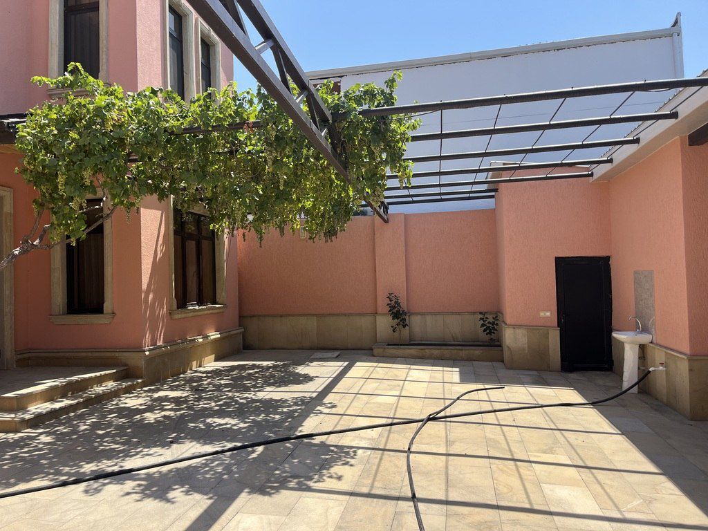 Satılır 5 otaqlı həyət evi/bağ evi 250 m² — Ev, villa, Bakı (3)