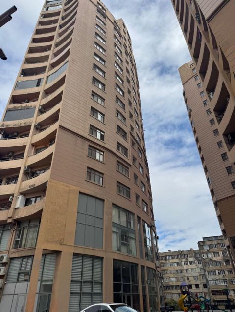 3 otaqlı, Yeni tikili, 136 kv. m — Bakı