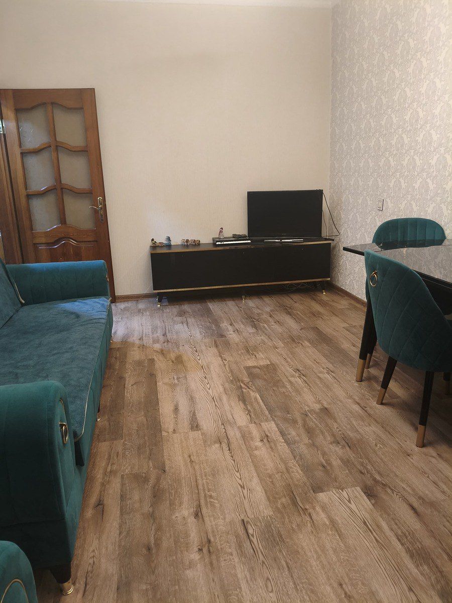 İcarəyə verilir 2 otaqlı köhnə tikili 75 m² — Mənzil, Bakı (2)