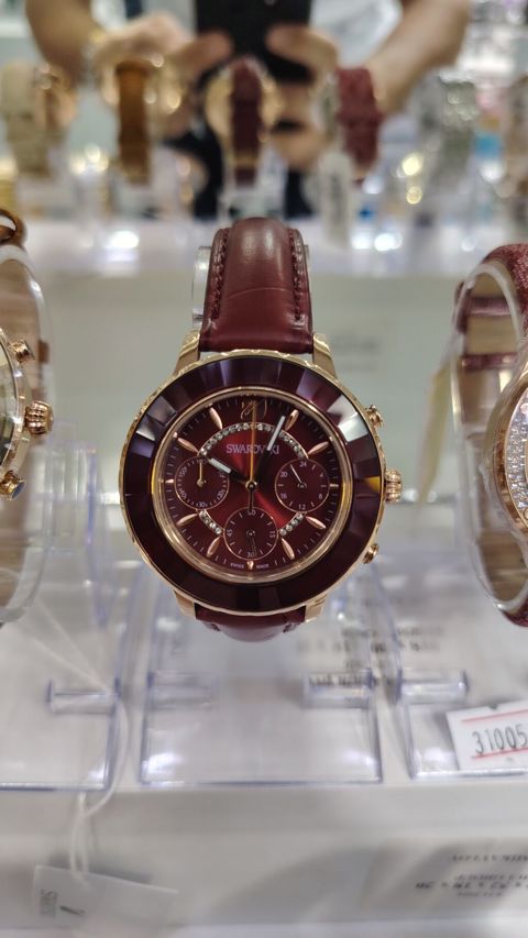 Swarovski qadın qol saatları – Swiss Made - Model: Swarovski qadın — Masazır