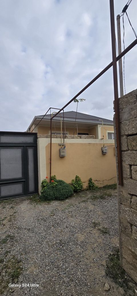 Satılır 4 otaqlı həyət evi/bağ evi 100 m² — Bakı