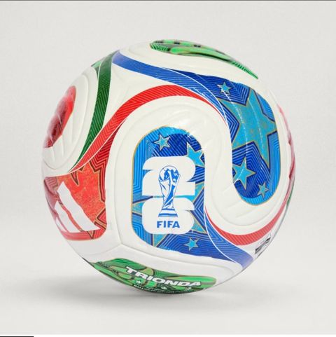 Futbol topu Fifa 2026 Trıonda — Bakı