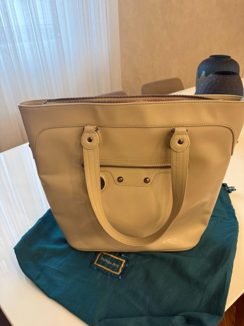 Patrizia Pepe qadın çantası - Model: Tote tipli, iki ədəd möhkəm əl — Çantalar, çamadanlar, cüzdanlar, Bakı (2)