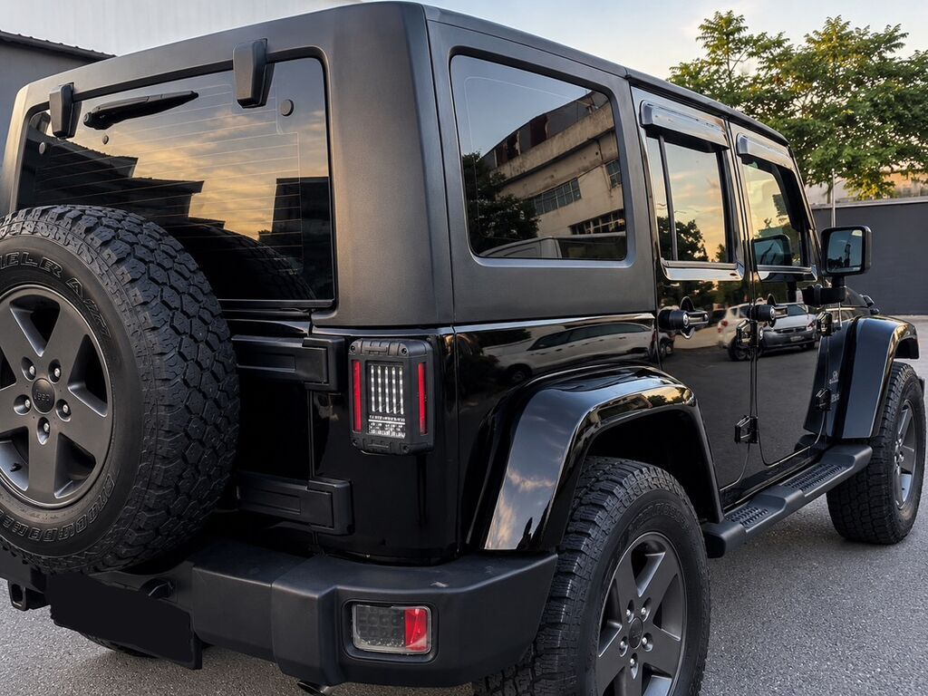 Jeep Wrangler Unlimited, 4 qapı, qara rəng - Güclü off-road — Avtomobillər, Bakı (3)