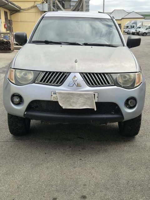 Mitsubishi L200, 2.8 L, 2006 il, 260 000 km — Bakı
