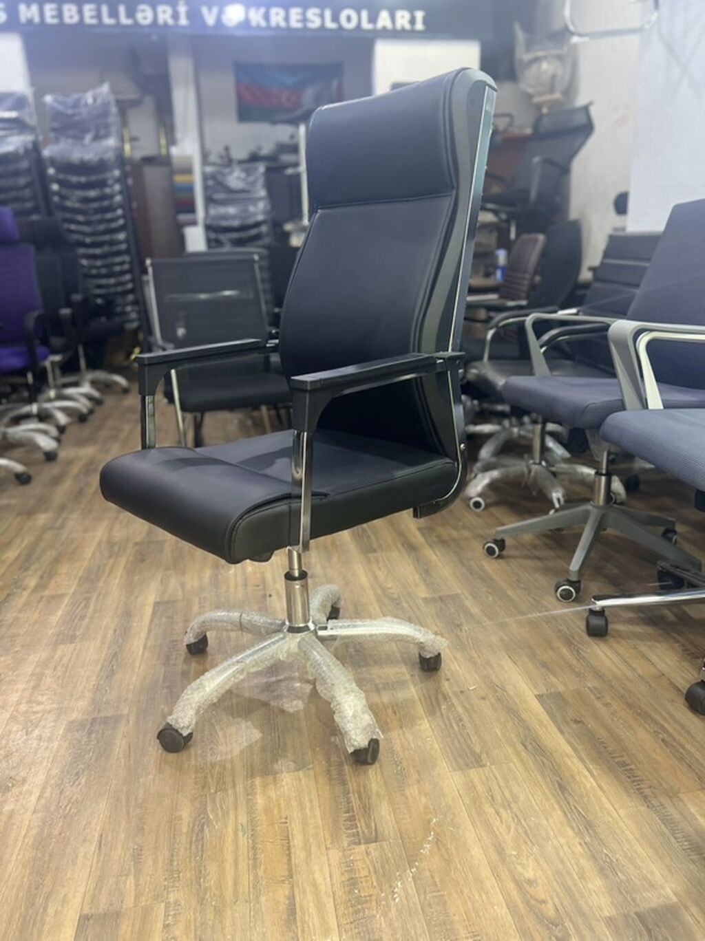 Yeni, Təkərli, Qolları tənzimlənir, Parça — Ofis mebeli, Bakı (4)
