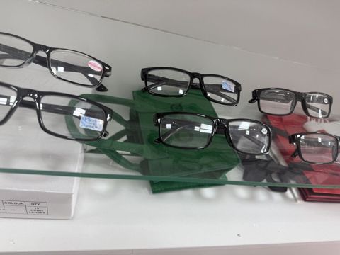 Yaxin Görmə Üçün Qara çərçivəli optik eynəklər – klassik düzbucaqlı — Bakı
