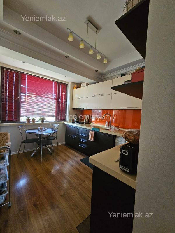 Satılır 4 otaqlı Bina evi menzil (Köhnə tikili), 110 m², Binəqədi rayonu — Mənzil, Bakı (11)