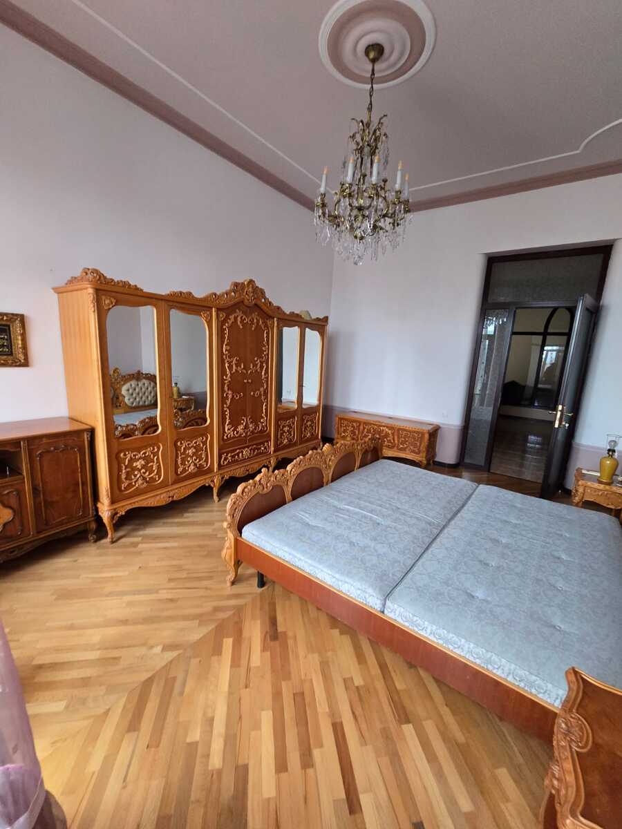 İcarəyə verilir 6 otaqlı köhnə tikili 320 m² — Mənzil, Bakı (5)