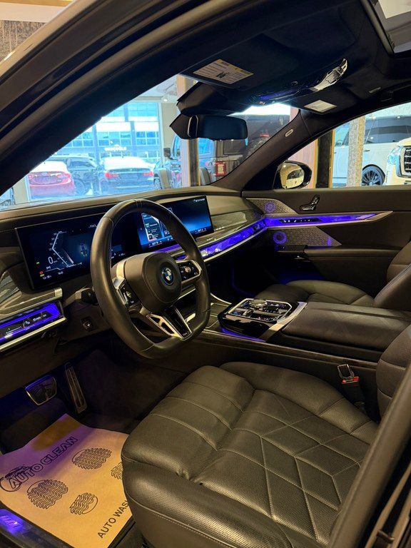 BMW i7 M70, 105.7 kWh, 2023 il, 13 000 km — Avtomobillər, Bakı (10)