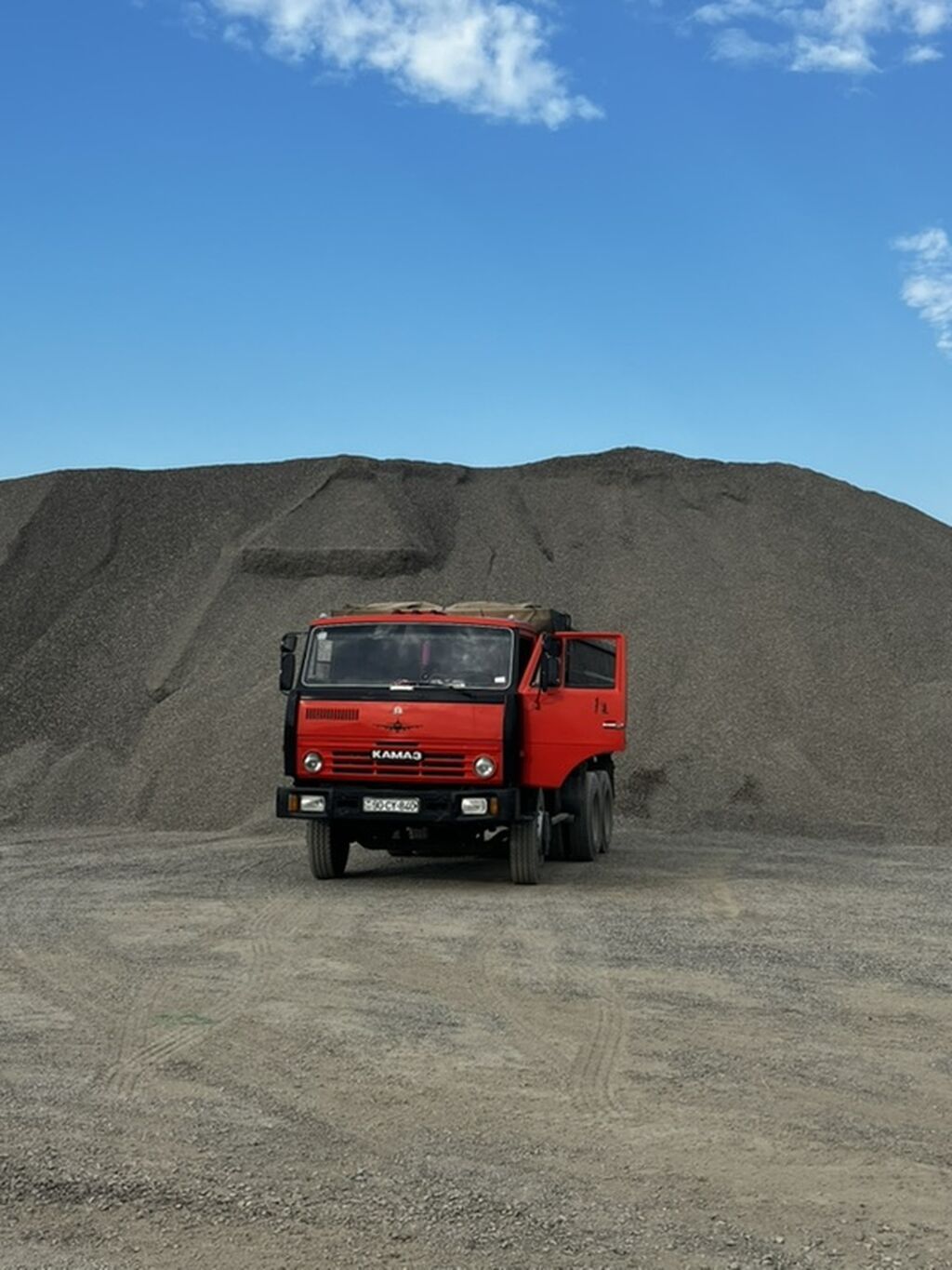 Kamaz 6x4 daşınma xidməti – qum, çınqıl, daş, torpaq və tikinti — Yük daşıma xidmətləri, Quba (3)