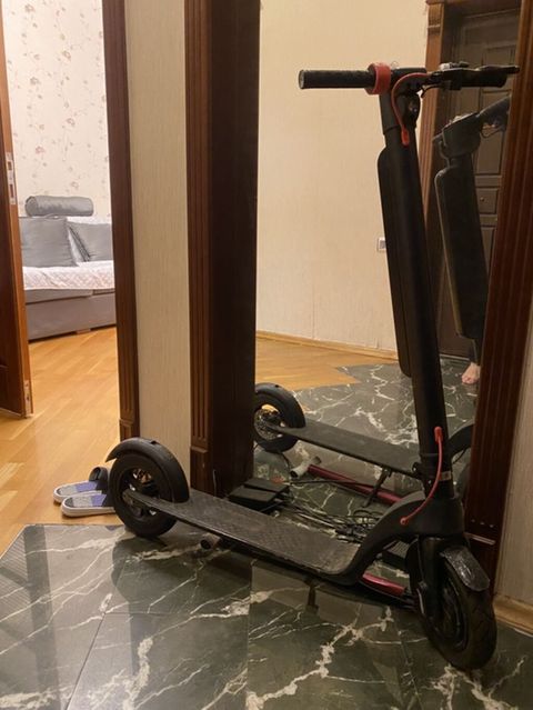 X8 elektrikli skuter. İdeal vəziyyətdədir. Arxa təkər partlamayan — Gədəbəy