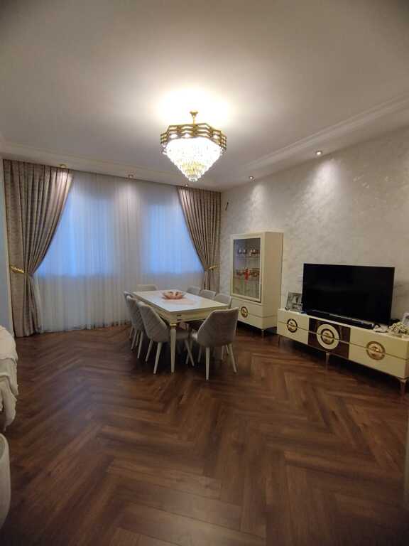 Satılır 4 otaqlı həyət evi/bağ evi 280 m² — Ev, villa, Bakı (5)