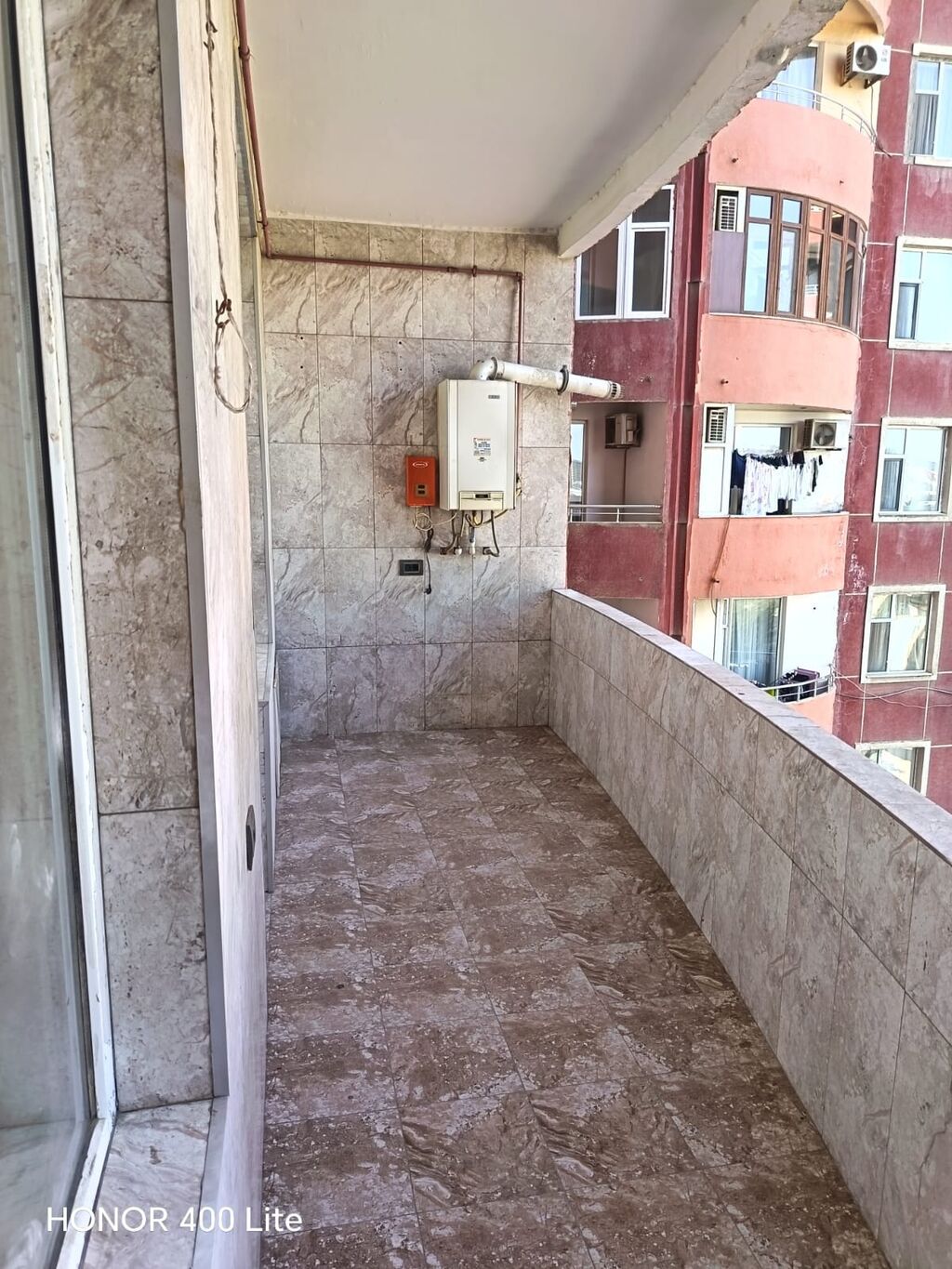 28 mayda 12/7 mertebesinde 4 otaqli ev 1000 azn eşiyasiz 1000 azn — Mənzil, Bakı (6)