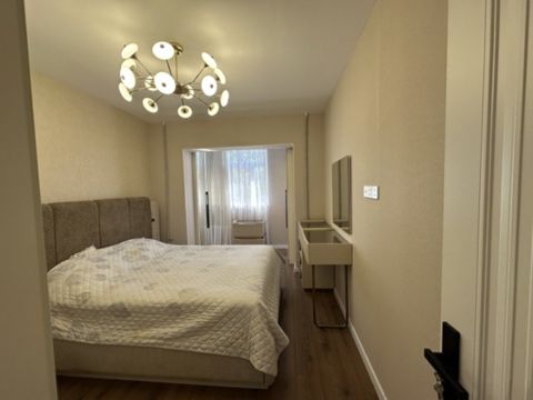 Satılır 2 otaqlı köhnə tikili 65 m² — Bakı