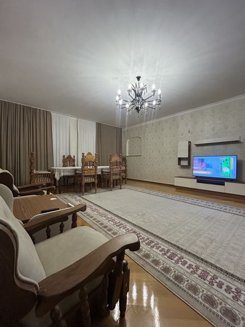 İcarəyə verilir 4 otaqlı yeni tikili 220 m² — Bakı