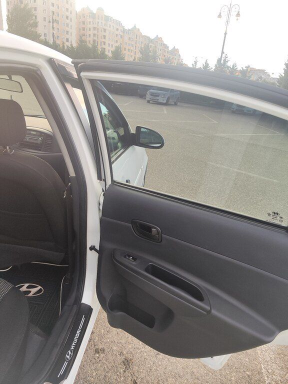 Hyundai Accent, 1.4 L, 2010 il, 290 000 km 99-HS-263 — Avtomobillər, Sumqayıt (12)