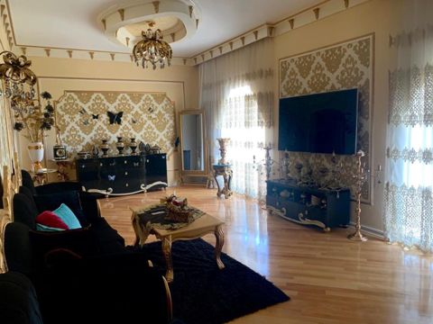 Satılır 5 otaqlı yeni tikili 200 m² — Bakı