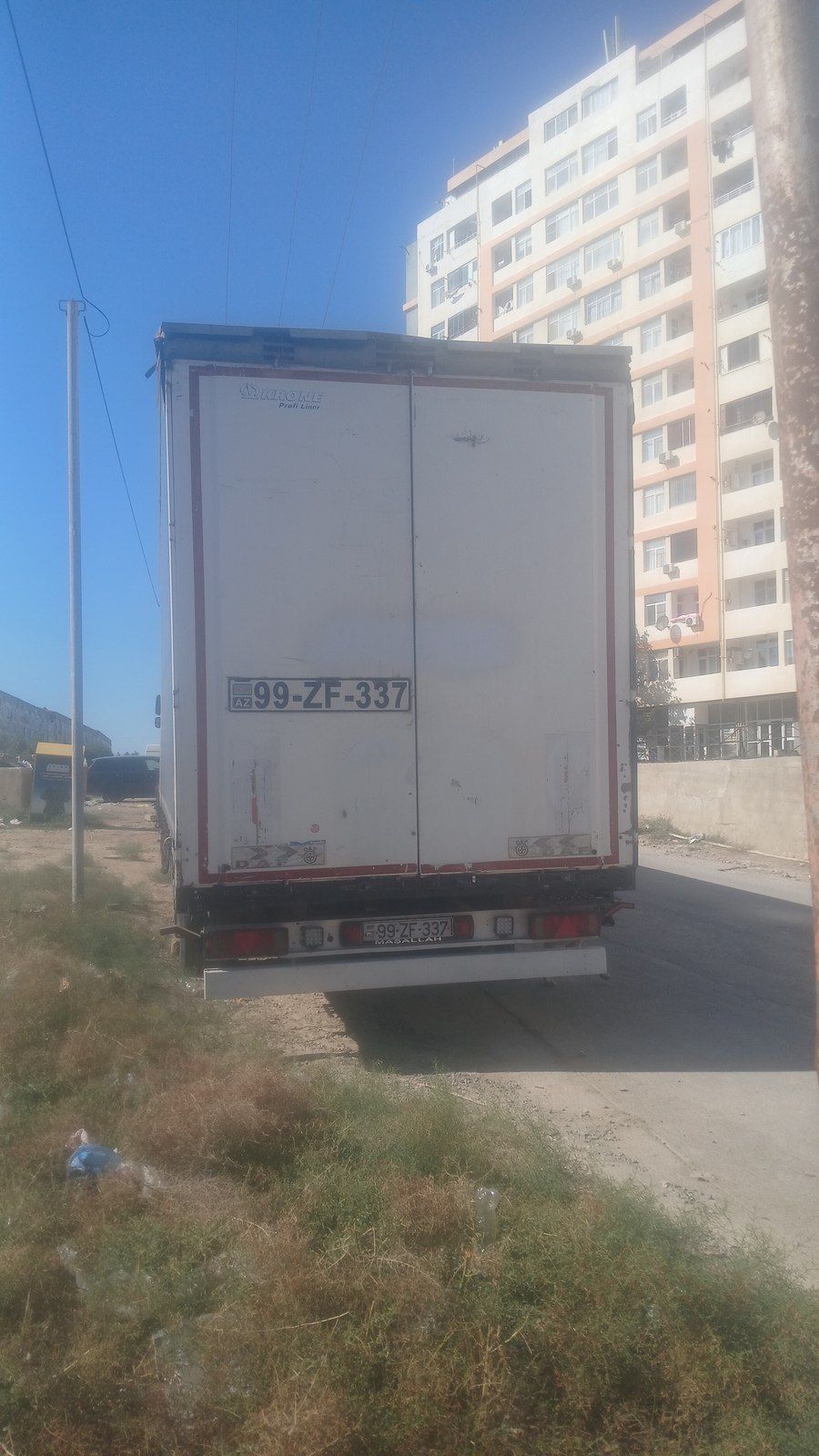Qoşqu, 2013 il 99-ZF-337 — Yük avtomobilləri və qoşqular, Bakı (2)