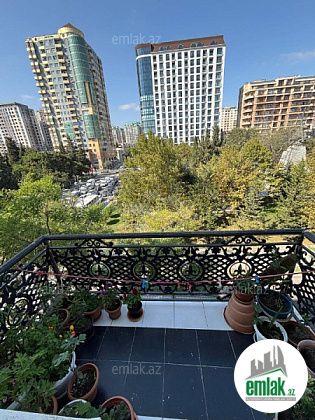 Satılır 4 otaqlı 120 m² köhnə tikili 28 May m — Mənzil (12)