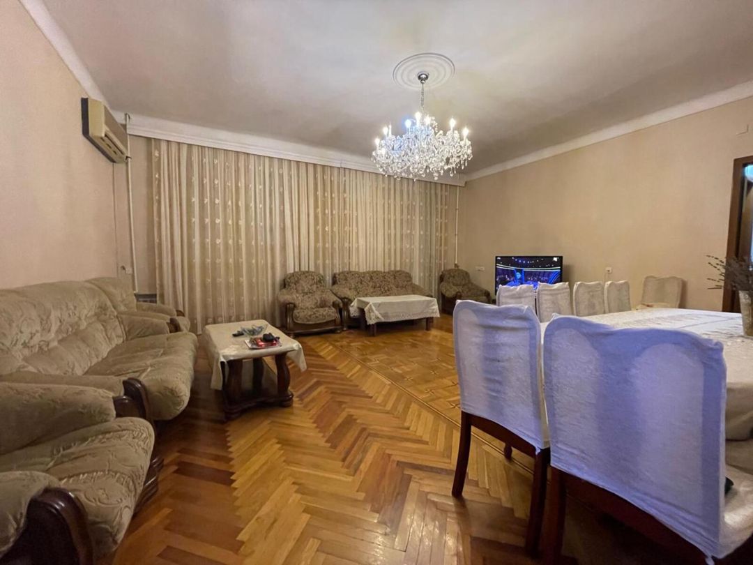 Satılır 5 otaqlı köhnə tikili 140 m² — Mənzil, Bakı (4)