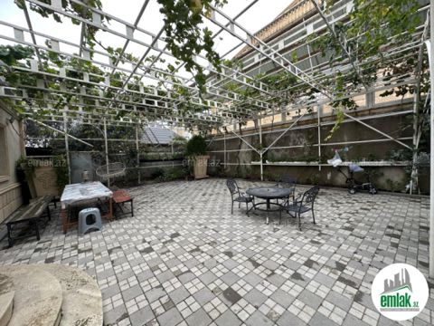 Satılır 6 otaqlı 150 m² həyət evi Buzovna