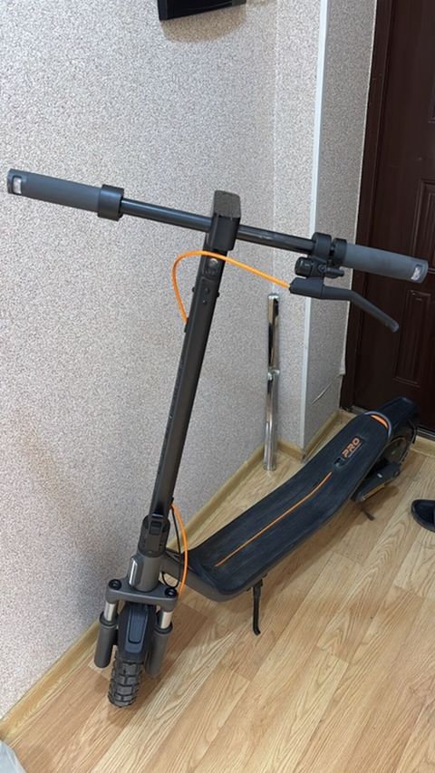 Elektrikli skuter – off-road tipli, güclü amortizasiya və iri dişli — Xırdalan