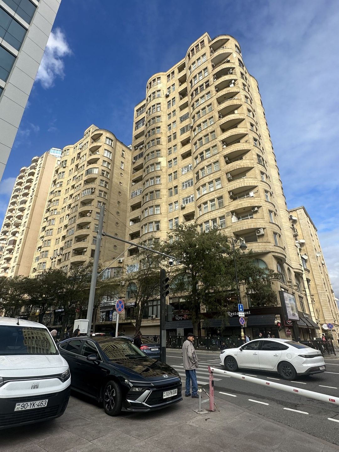 Satılır 4 otaqlı yeni tikili 200 m² — Mənzil, Bakı