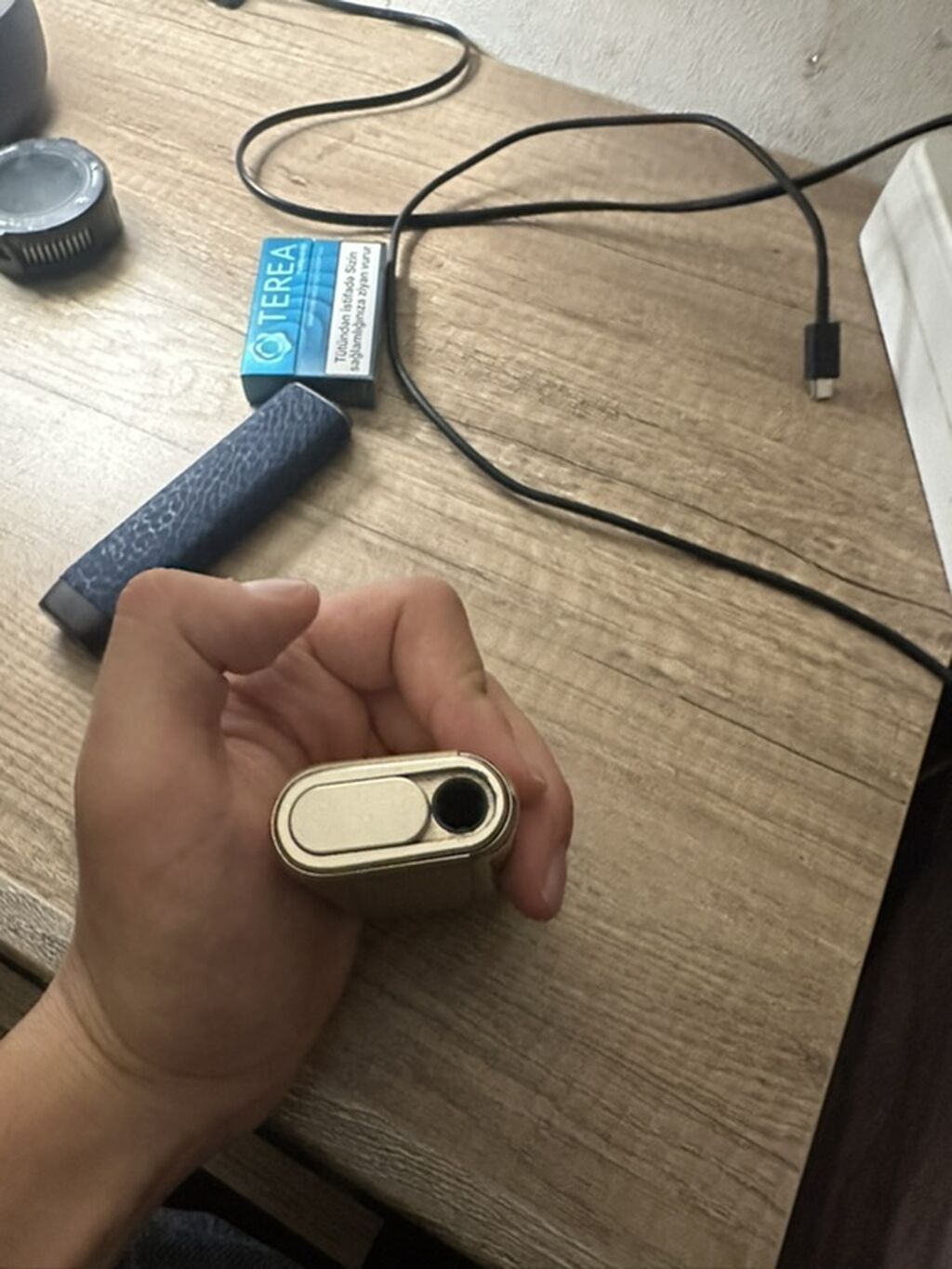 Glo qalin stickler ucun ideal vezyetdedir nermanov daxilinde gorusub — Elektronik siqaretlər, Masazır