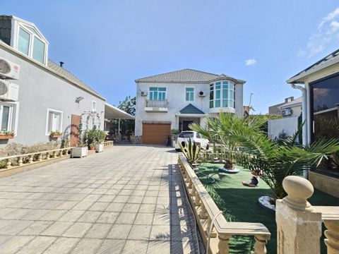 Satılır 5 otaqlı həyət evi/bağ evi 250 m² — Bakı