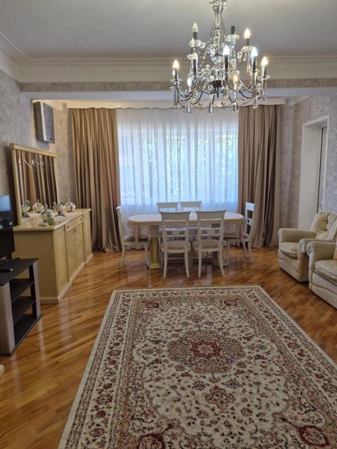 Satılır 3 otaqlı yeni tikili 135 m² — Bakı
