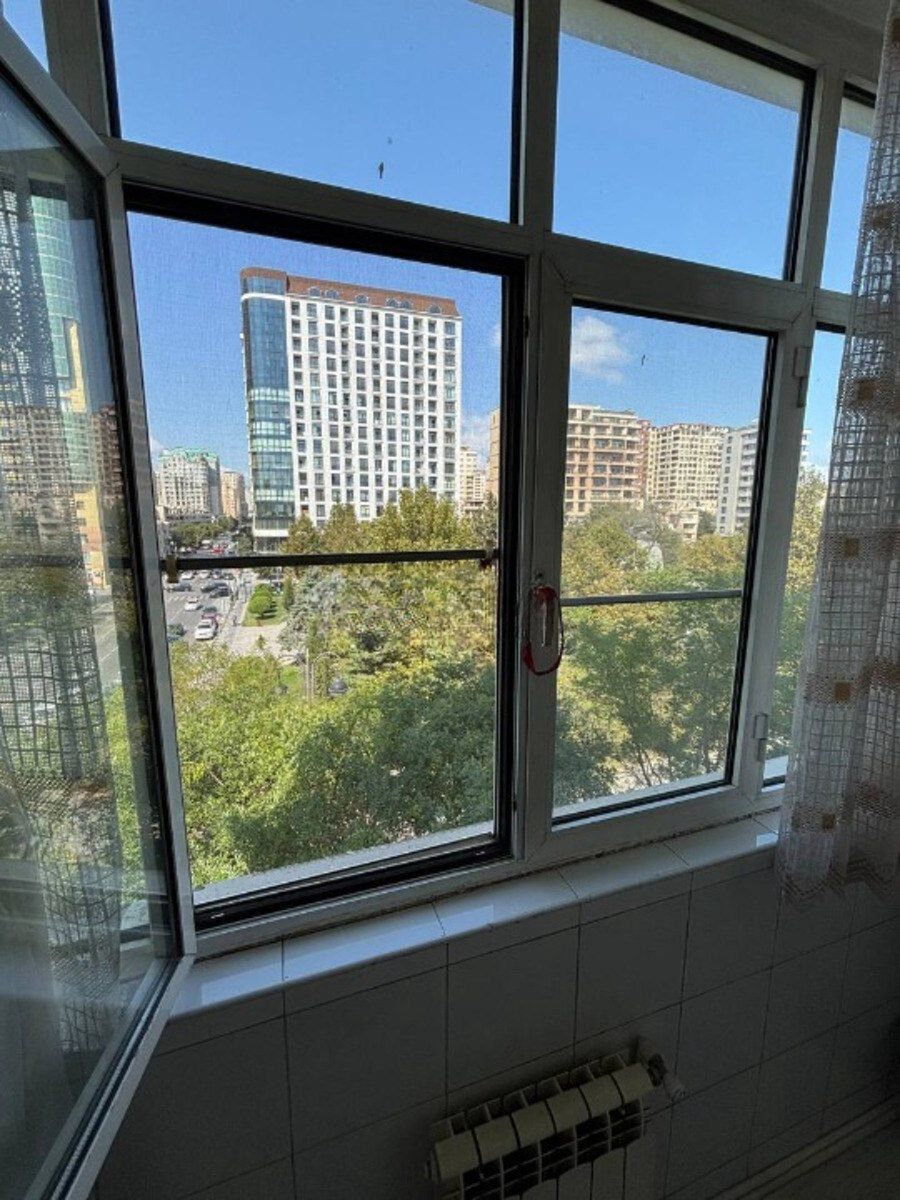 Satılır 4 otaqlı köhnə tikili 120 m² — Mənzil, Bakı (12)