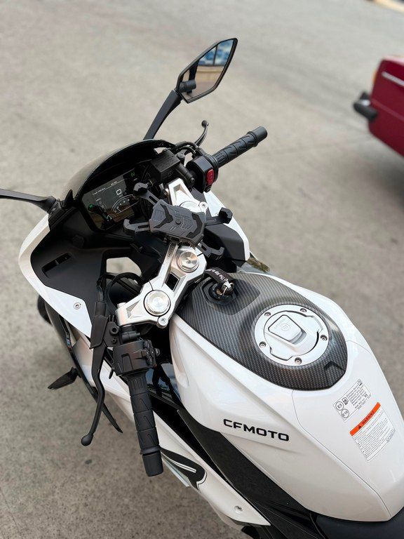 Cfmoto 300 SR-S, 300 sm3, 2024 il, 6 400 km — Motosikletlər, Bakı (2)