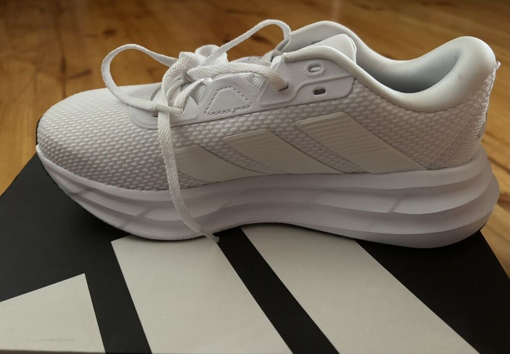 Adidas, Ölçü: 37.5, rəng - Ağ, Yeni — Krosovka, Bakı (2)