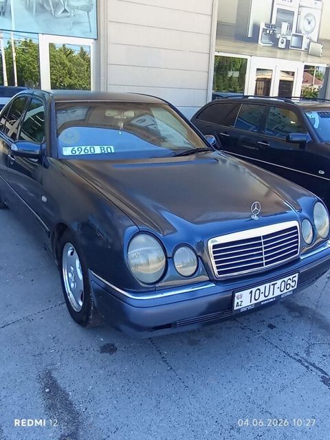 Mercedes E 220, 2.2 L, 1996 il, 562 378 km — Bakı