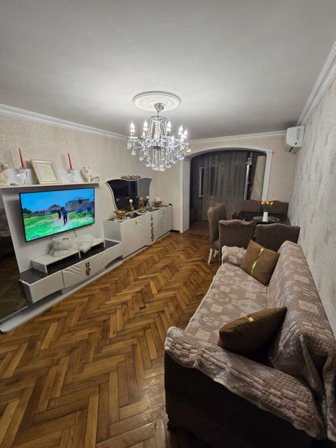 Satılır 3 otaqlı köhnə tikili 68 m² — Bakı