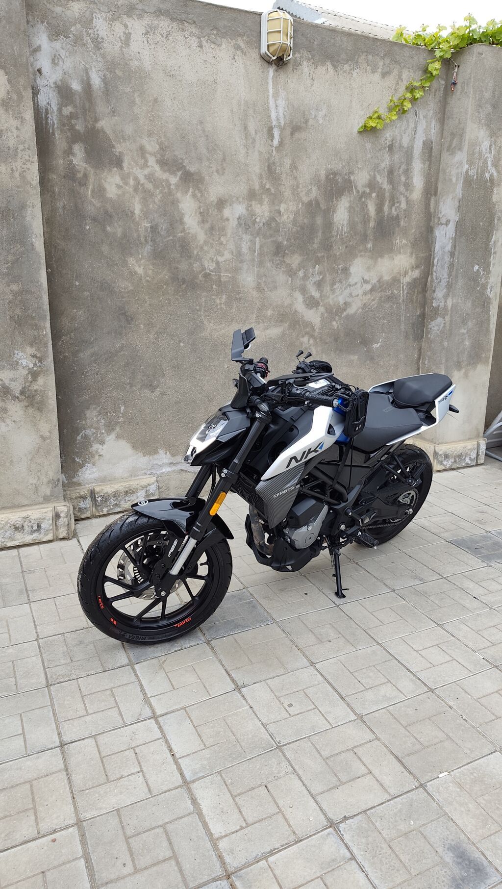 Idial vezyetdedi .ancaq servizde qulluq olunub.8 min prabek.tep teze — Motosikletlər, Saray (3)