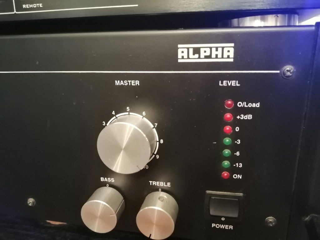 Усилитель "Alpha" — Səs texnikası, Bakı (2)